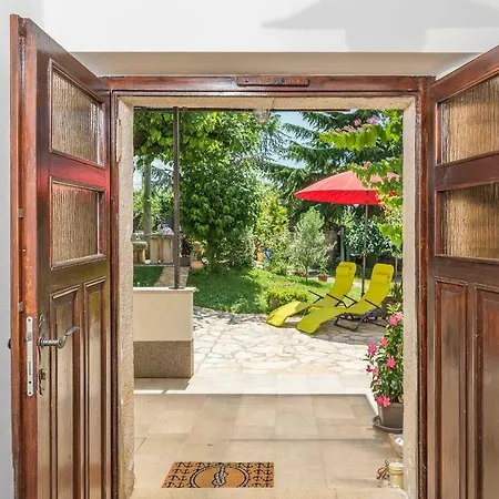 Ire' Ferienhaus Karšete